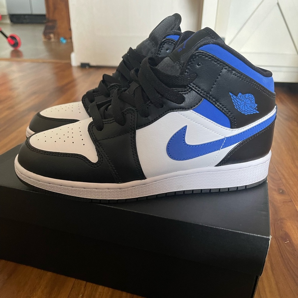 Nike Air Jordan 1 Mid GS ‘Racer Blue’